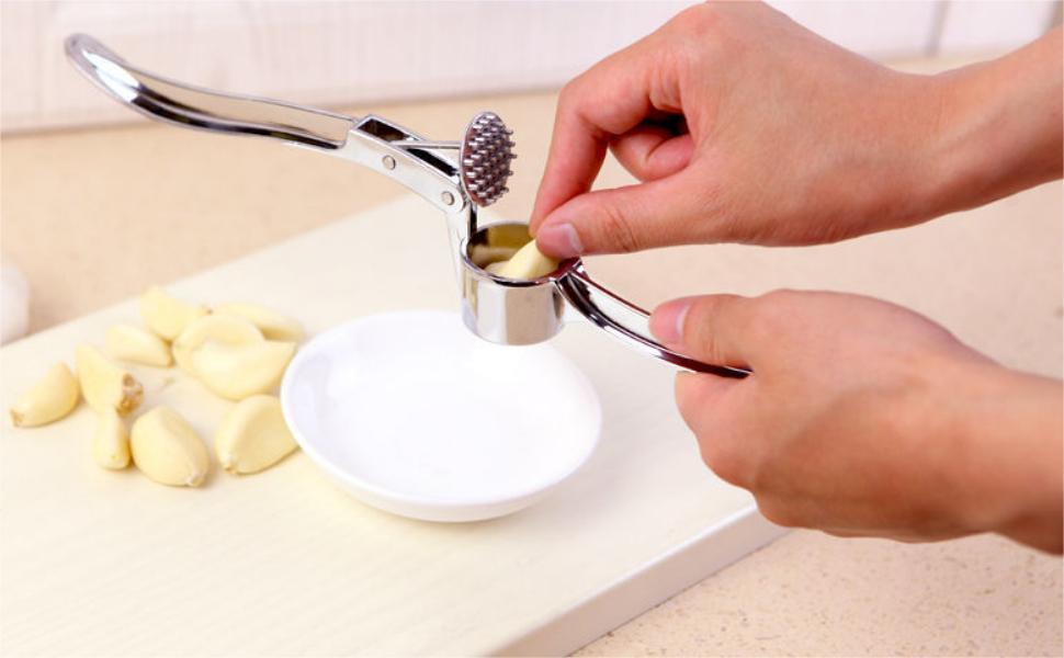 garlic press