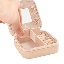 4 divided compartments