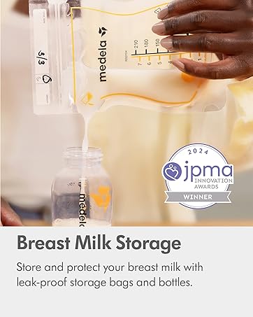 Medela Easy Pour breast milk storage bags with 2024 jpma innovation awards winner seal.