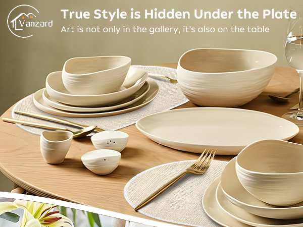 place mats under the plate