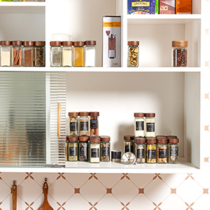 24 pieces of spice bottles