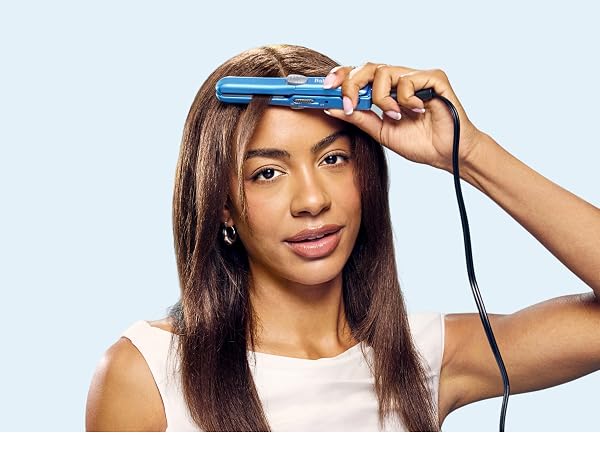 NANO TITANIUM mini hair straightener
