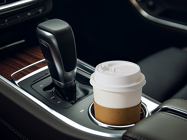 coffee cups with lids