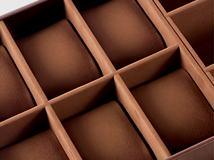 Velvet-Lined Watch Pillow