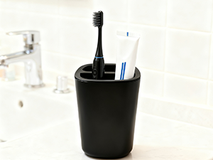black bathroom accessories set