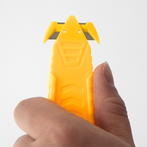 The symmetrical body allows for both right- or left-handed use