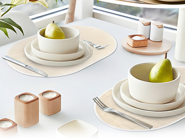 placemats under the plate
