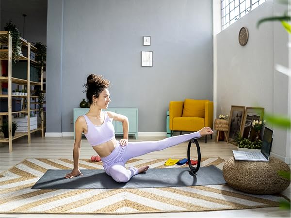 STRETCHING LEG