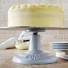 Revolving Cake Turntable for cake decorating