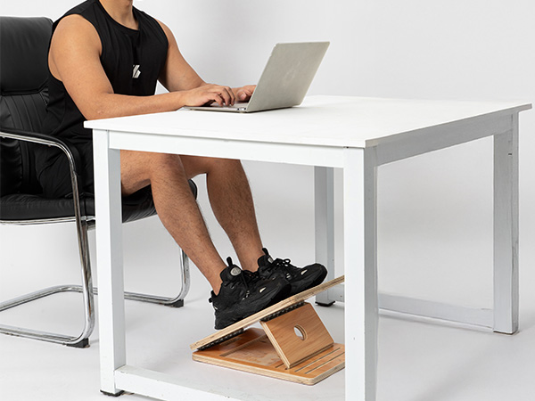 comfortable foot rest for office use to stretch calf and relief muscle pain
