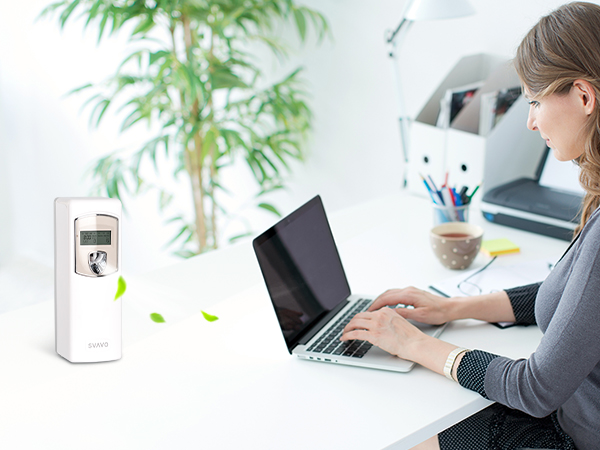Automatic aroma dispenser