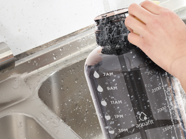 easy to clean water bottle