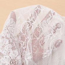 white table runner