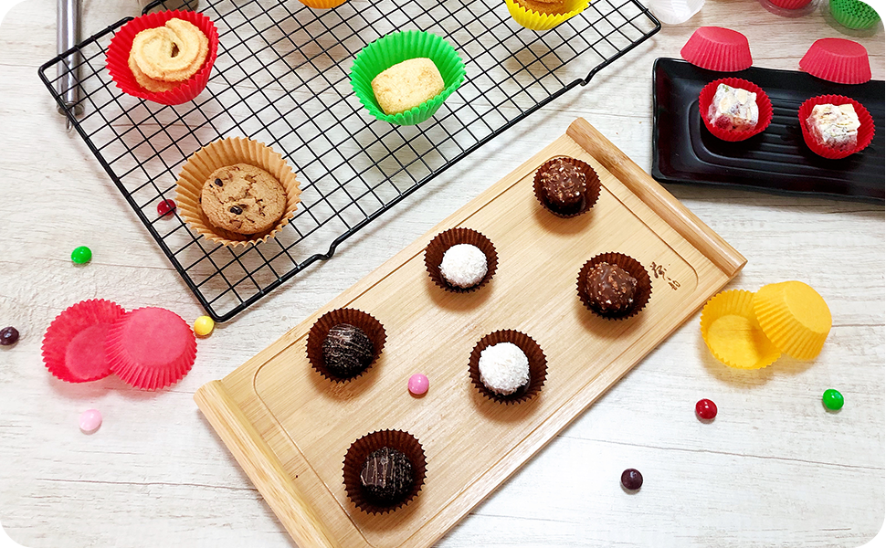 Greaseproof cupcake liners, baking cups