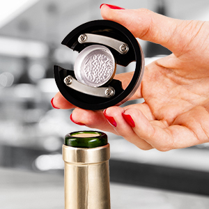 wine foil, wine foil remove, vinvoli foil cutter, best wine foil cutter, best foil tool remove