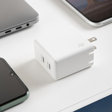 Universal compatibility / Power 1000+ devices with PD / QC supported