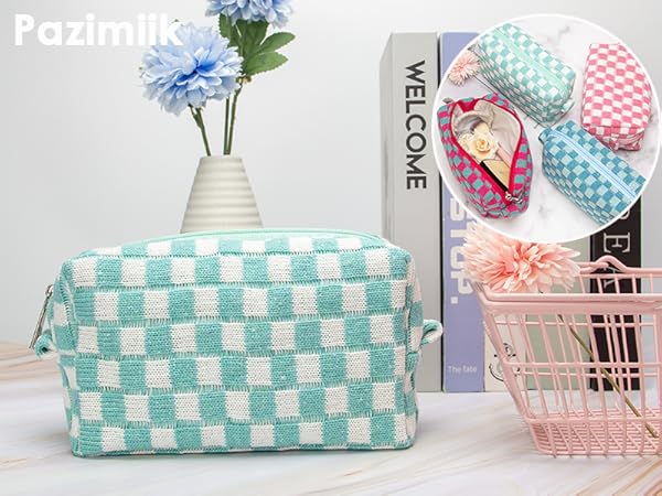 KNIT MAKEUP BAG