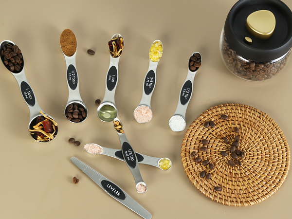 measuring spoons