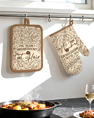 funny oven mitt and pot holder