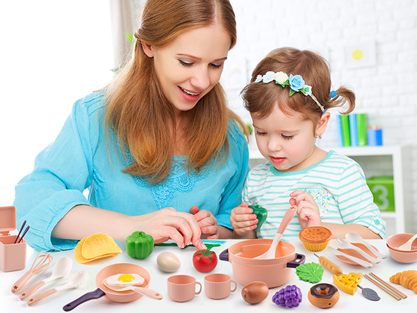 Help kids learn names & colors while playing