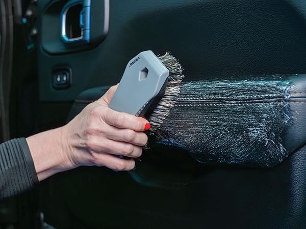 VK Leather Brush