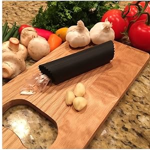 Garlic peeler