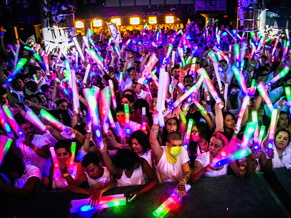 glow Sticks wedding led large ultra bright Light Up foam glow sticks bulk pack glow in the dark