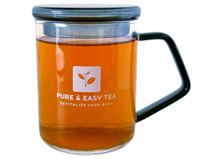 Borosilicate glass tea infuser mug brewing loose leaf tea with integrated glass filter