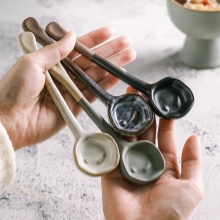 Long-handled crooked spoon
