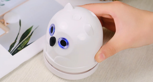 White owl desk crumb sweeper