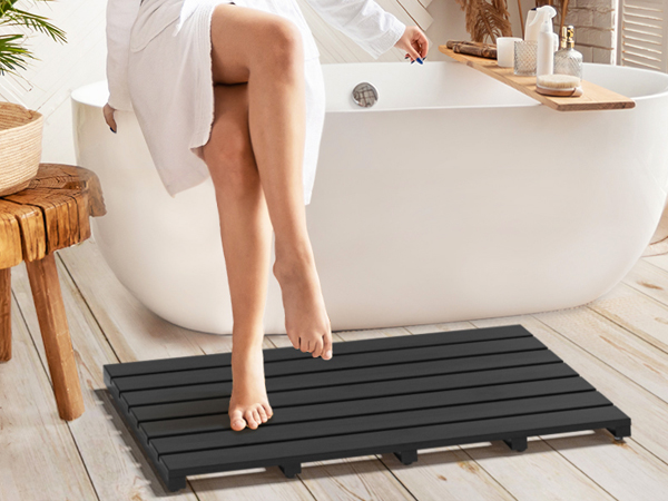 black bath mat