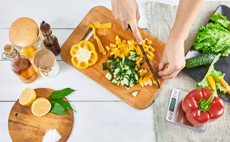food scale with nutritional calculator