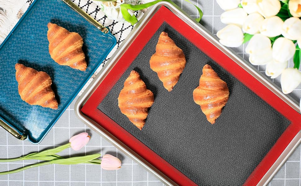 Half sheet perforated oven liners