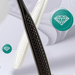 DIAMOND-CUT TEXTURE HANDLE