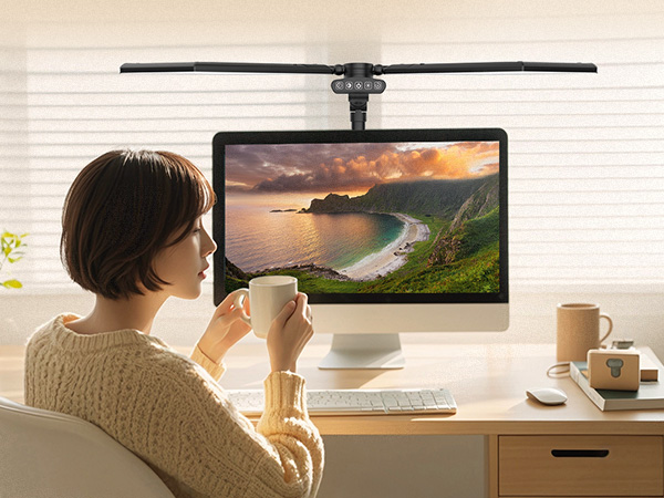 Desk lamp with clamp