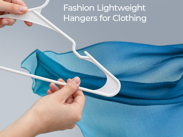 plastic hangers 100+ pack