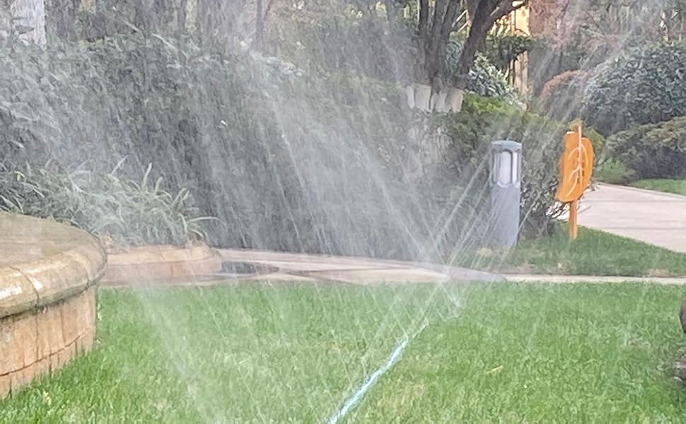 A three-hole hose can spray water to a great height and also irrigate a large area of plants.
