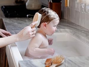 baby brush hair wash shampoo conditioner cradle cap soap gentle detangle toddler kids comb