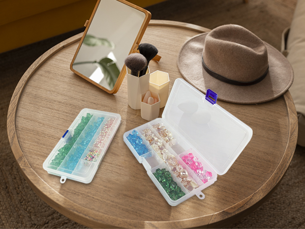 Plastic storage box
