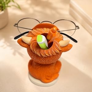 Highland cow pen holder with pens and stylus in top opening
