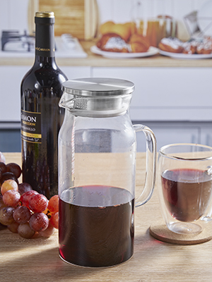 glass pitcher with lid and spout