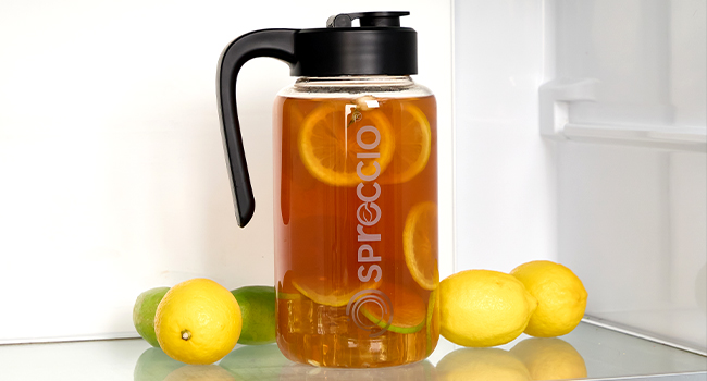 borosilicate glass pitcher with lid