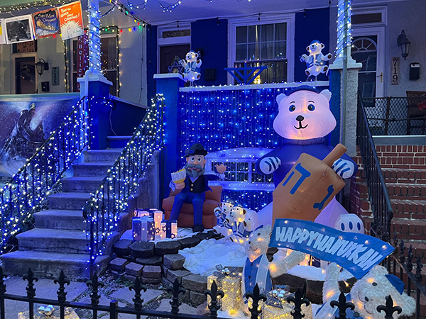 blue and white chirstmas lights
