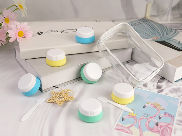 travel containers