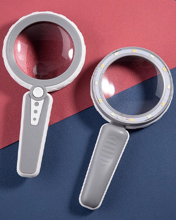 magnifying glass for reading