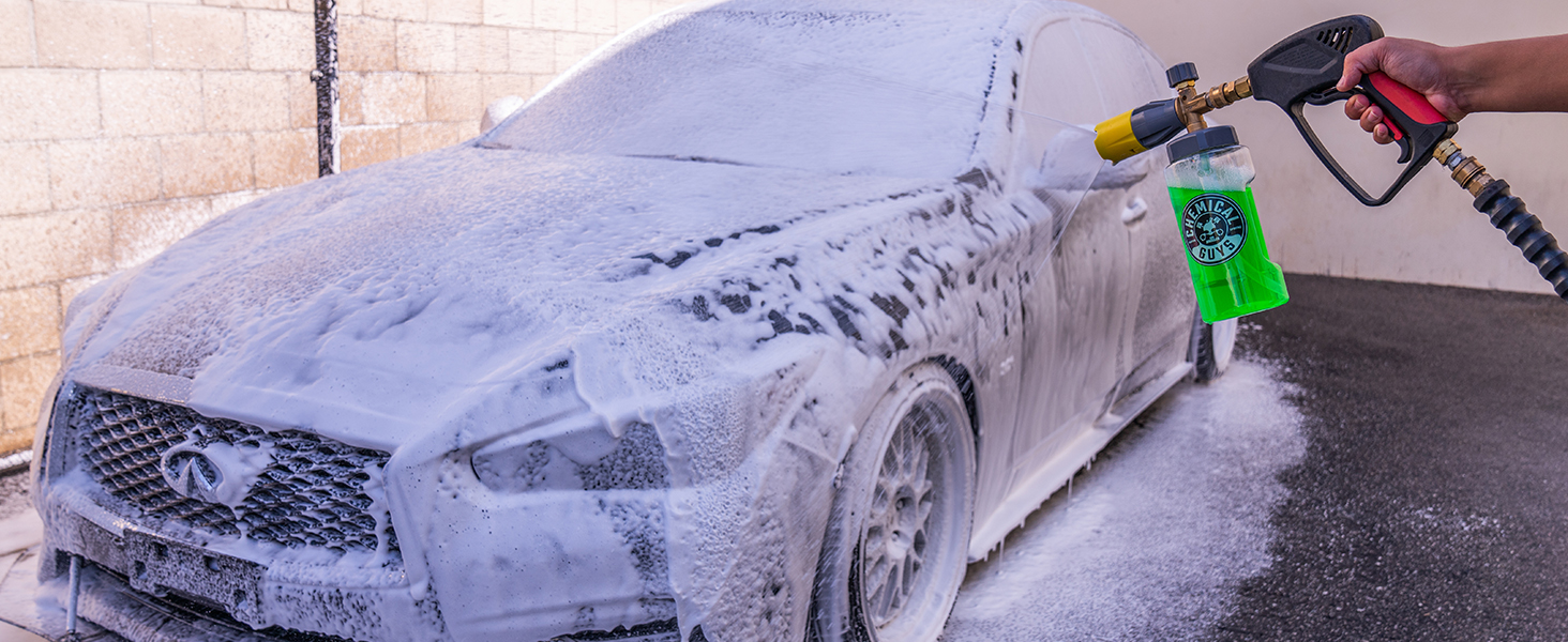 Wide-mouth foam cannon with high-flow nozzle producing dense suds for auto detailing