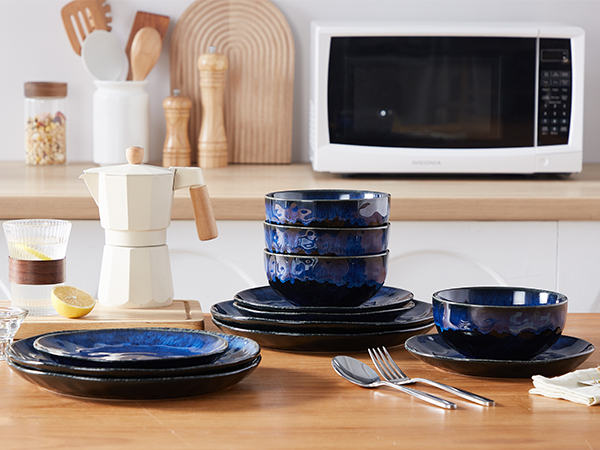 Dinnerware Sets for 4