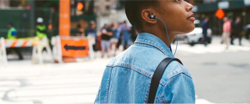 JBL Live 100 In-Ear Headphones with In-Line Microphone and Remote 