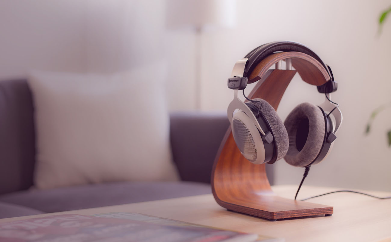 Beyerdynamic DT 880 Edition Hi-fi headphones side view