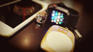 Lexuma XTag: Smart Wireless Key-chain Power  Bank for Apple Watch